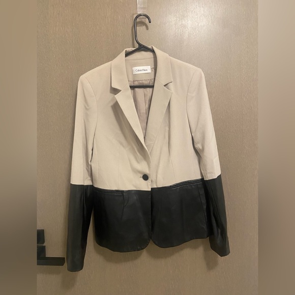 Calvin Klein Jackets & Blazers - Calvin Klein blazer with faux leather sleeves